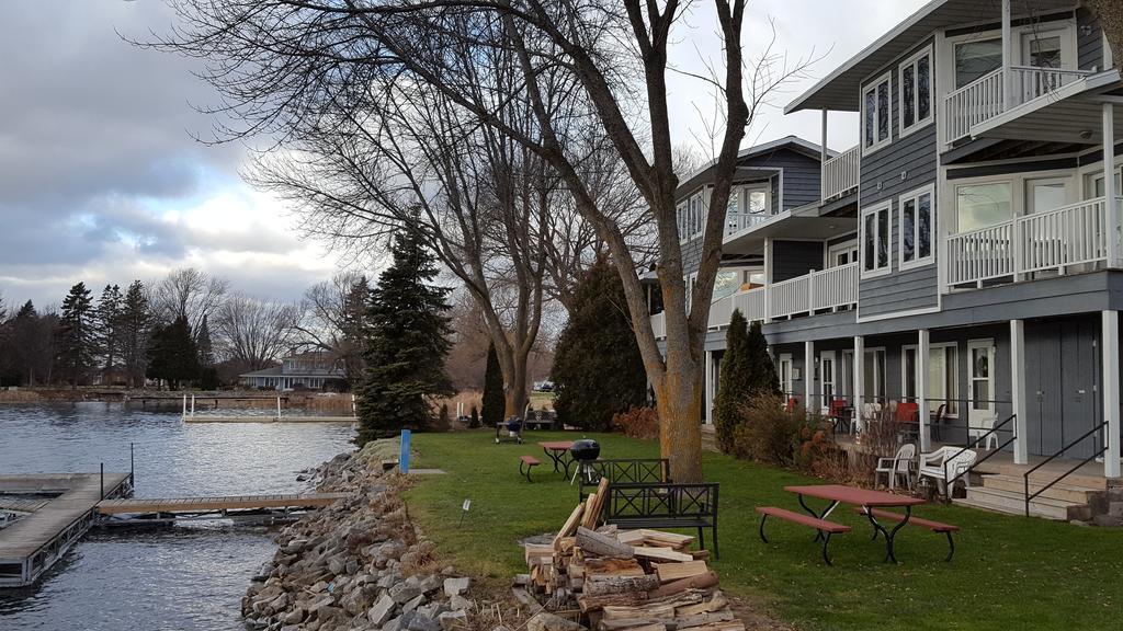 Snug Harbor Inn Sturgeon Bay Exterior foto
