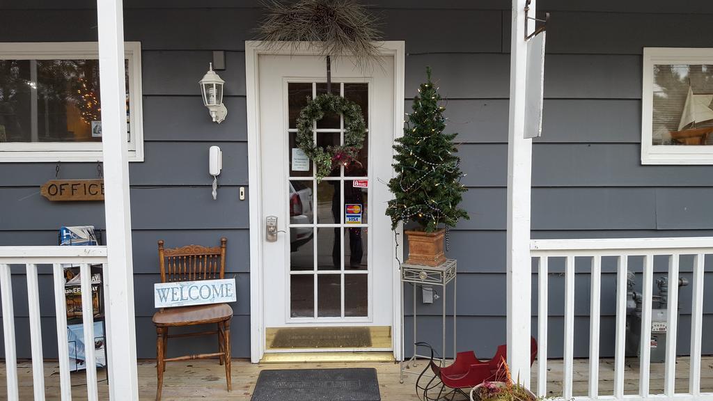 Snug Harbor Inn Sturgeon Bay Exterior foto