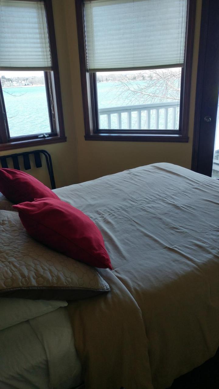 Snug Harbor Inn Sturgeon Bay Exterior foto